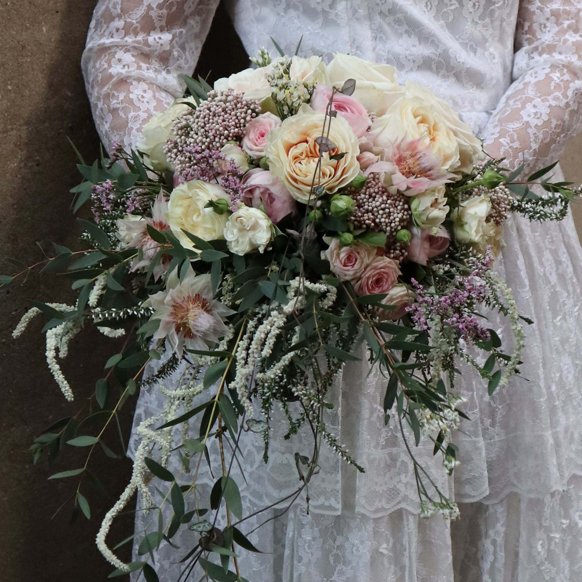 Romantisk brudebuket i bohemestil