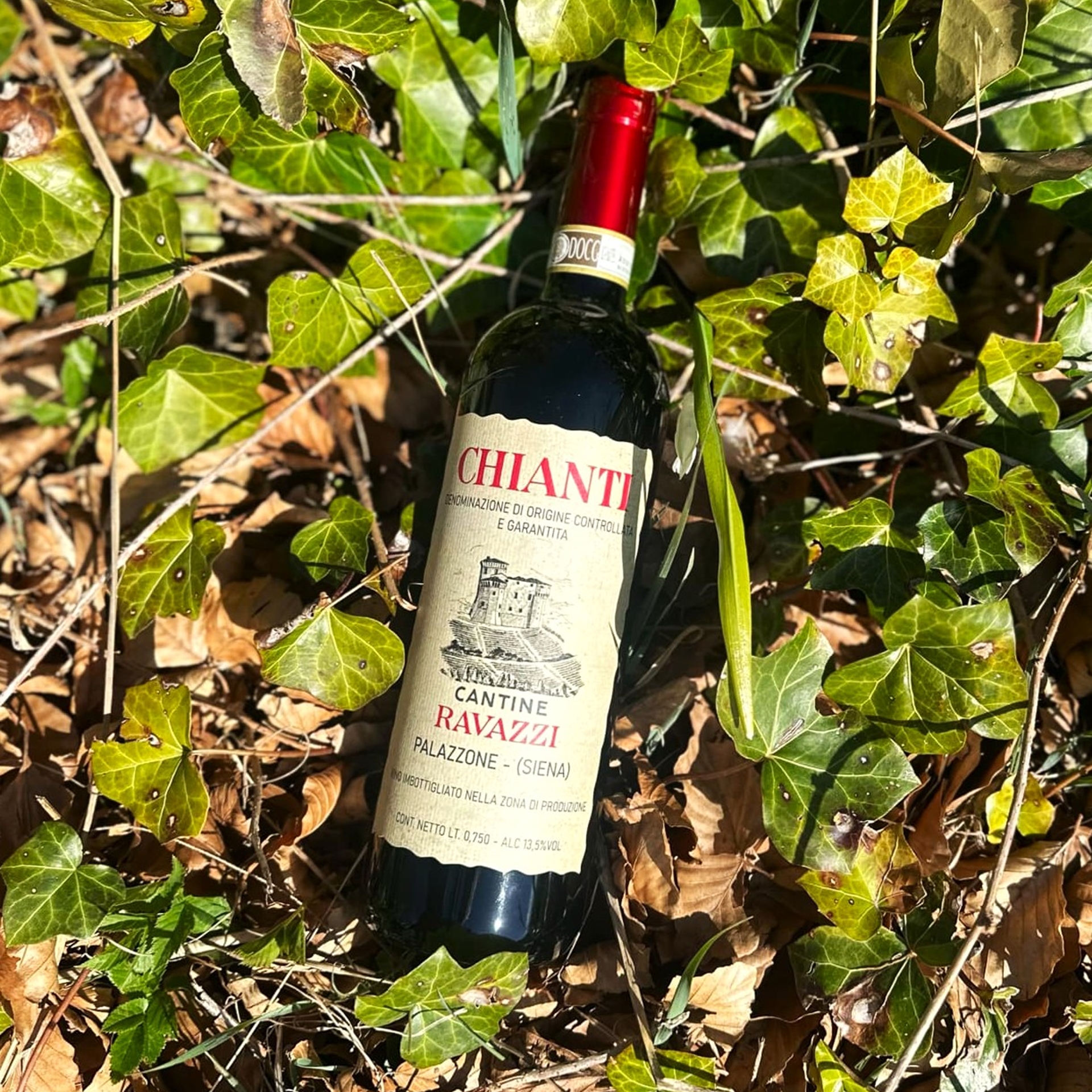 Rød Chianti fra vingården Cantine Ravazzi.